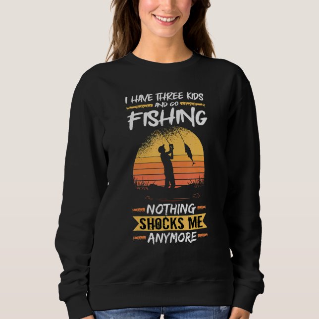 Mens Fisherman I Have Three Kids And Go Fishing Ba T Shirt (Framsida)