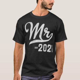 Mens Mr Est 2021 Wedding Engagement Newlywed Gift  T Shirt