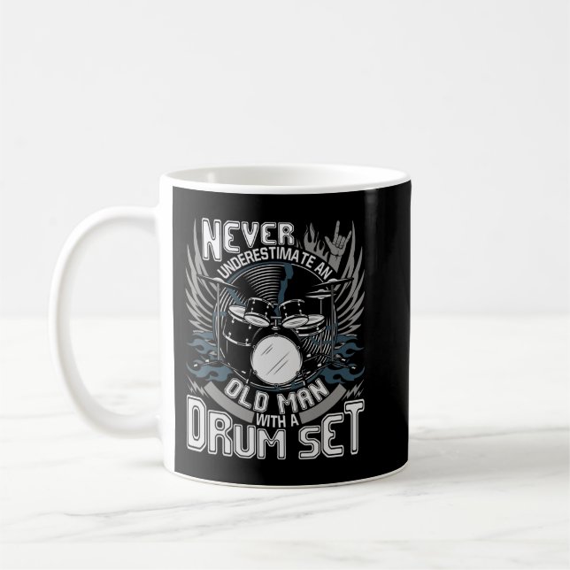 Mens Never Underestimate An Old Man With A Drum Se Kaffemugg (Vänster)