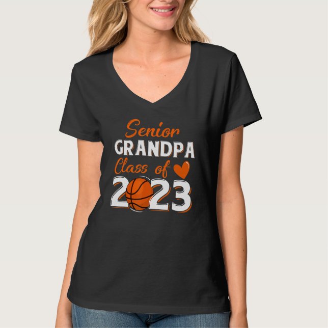 Mens Proud Grandpa Of A 2023 Senior Basketball Gra T Shirt (Framsida)