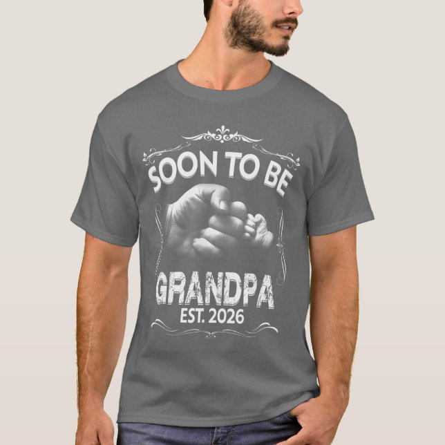 Mens Soon to be Grandpa 2026 Pregnancy Announcemen T Shirt (Framsida)