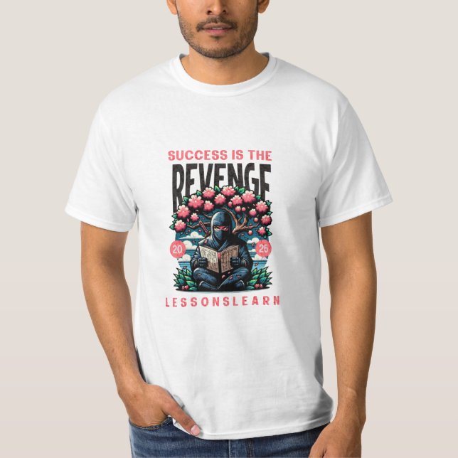MEN'S SUCCESS REVENGE LESSONS LEARN VALUE TEE (Framsida)