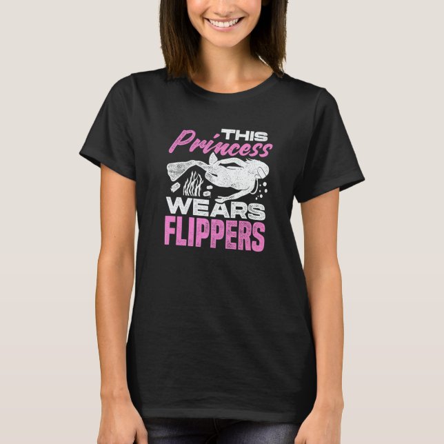 Mens This Prince Wears Flippers Diver Scuba Diver  T Shirt (Framsida)