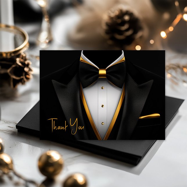 Mens Tuxedo Black Gold Födelsedagsfest Tack Kort (Mens black and gold thank you cards with tuxedo design. Add your printed message or leave blank.)