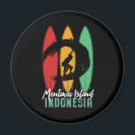 Mentawai Island Indonesia Vintage Retro Surfing Magnet<br><div class="desc">Vintagens ritbordsdesign för surfare som surfar i kärlek och rider över havet vinkart. Coola sommar helgdag, påsklov varor för dem som njuter av hett sol, tropiskt väder, solbadning under handflatan träd. Grunge och misströstan till bäran medan du njuter av stranden party och sjunger runt brasan. Underbar souvenir, julklapp och födelsedagspresent...</div>