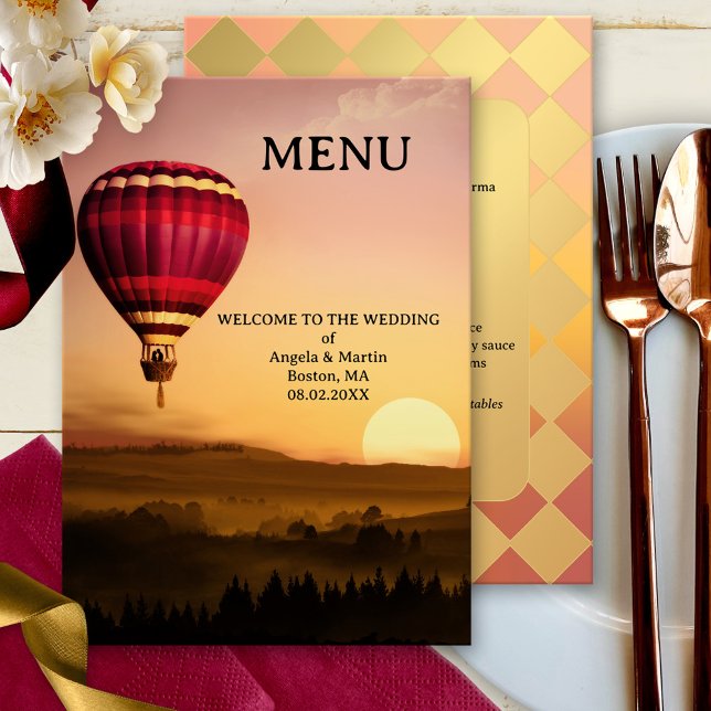 Menykort för Retro-Luftballong-solnedgång Bröllop (Wedding menu card featuring a hot air balloon at sunset over a dreamy landscape)