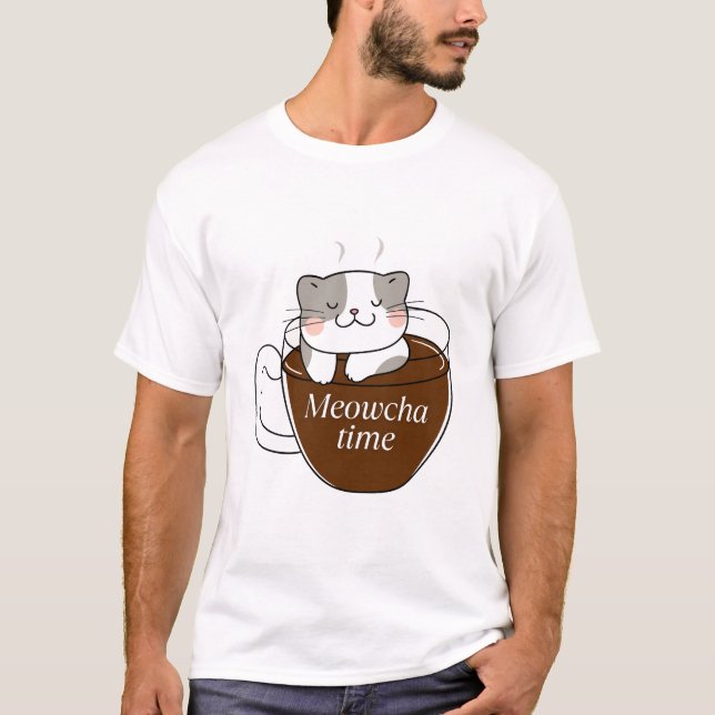 Meowcha Time Cat in Coffee Kopp Design T Shirt (Framsida)