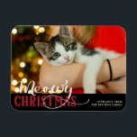 Meowjul Cute Cat, tillsätt din Anpassningsbar Foto Magnet<br><div class="desc">Meowy jul Cute Cat Add Your Anpassningsbar Photo - Helgdag Typography with Roligt Helgdag Pun Quote and Your Photograph. Med trendigets skripttext i Bright Red och Grått. Ett lustigt och sött citat för Djurälskare, helgdagar och vintersäsongen. Roligt för hela familjen! Lägg bara till ditt anpassningsbar Photo Magnet-kort. ~ Kolla min...</div>