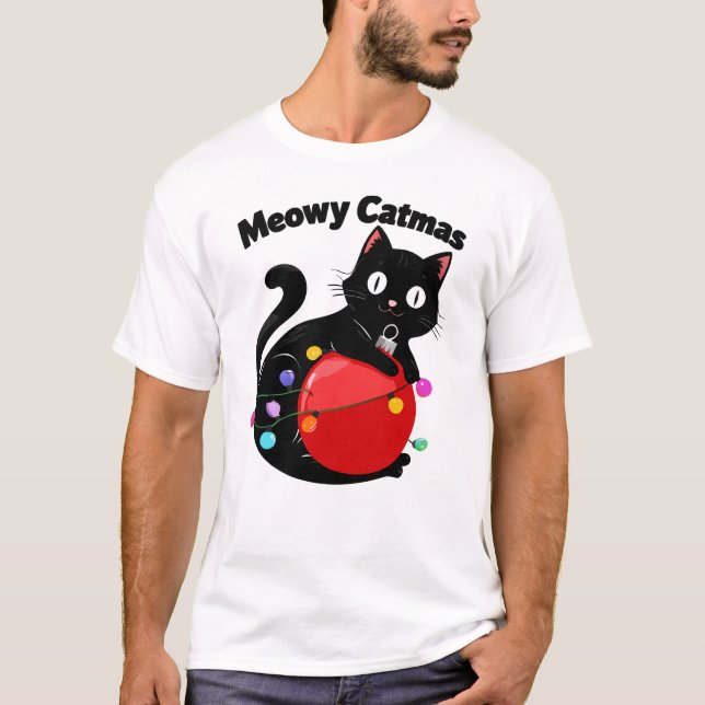 Meowy Catmas - Cat with Christmas ornament T Shirt (Framsida)