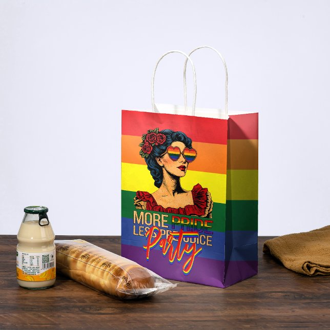 Mer stolthet Mindre fördom Pride Month LGBTQ (Skapare uppladdad)