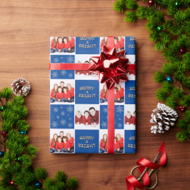 Mera och ljus jul, snöflingor, fotoblå presentpapper