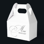 Merci Beaucoup Elegant Calligraphy Tack Presentaskar<br><div class="desc">Minimalism med en elegant vriden i denna tidslängd tack vare att du föredrar en kartongdesign med vackra kalligrafiskript i svart stavning av Merci och ord BEAUCOUP i modern sans serif på en helt vit bakgrund. Kombinationen är smakfull och klassande. Den här designen är ett fantastiskt val för tillfälle, bröllop, duschar,...</div>