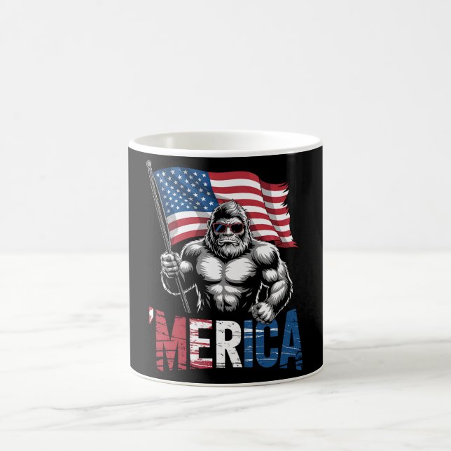 Merica Bigfoot American Flagga Patriotic 4:e juli Kaffemugg (Center)