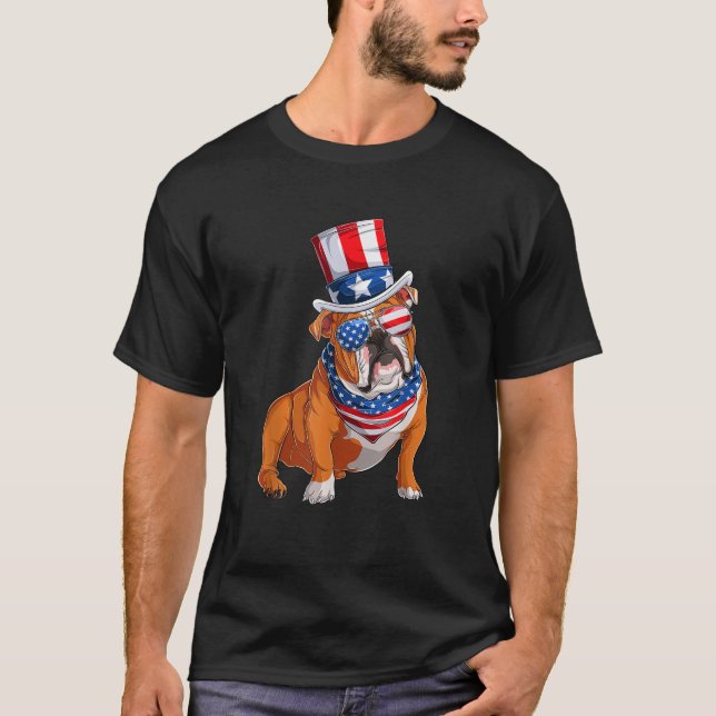 Merica Bulldog Hund 4:e juli Amerikanska Flagga T Shirt (Framsida)