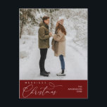 Merriest julfamiljs foto, Romantic Hälsning Vykort<br><div class="desc">God jul. Fira säsongen med det här familjefotot mysiga lycklig-lyckan,  romantiskt burgundött vykort. Det är helt anpassade och personlig med era egna hälsning-budskap. Lägg till returadressen för enkel utskick. Det är enkelt,  enkelt,  men ändå modernt mysigt och festligt. Det här är perfekten vykort för att skicka helgdag till önskemål.</div>
