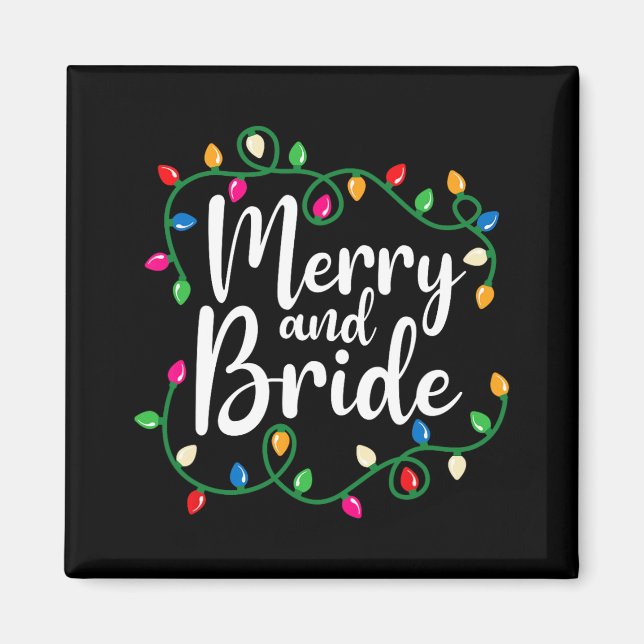 Merry And Bride Getting Lit Julbelysning Sjungmöhi Magnet (Framsidan)