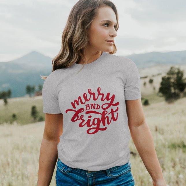 Merry and Bright ANPASSNINGSBAR FÄRG FONT T Shirt (Skapare uppladdad)