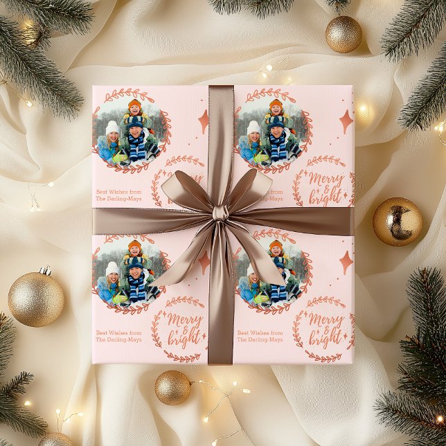 Merry and Bright Anpassningsbar Photo Rosa and Ro  Presentpapper (Photo christmas wrapping paper - Merry & Bright)