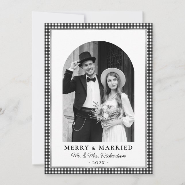 Merry and Married Newlywed Photo Black White Plaid Julkort (Framsida)