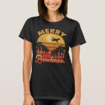 Merry Beachmas Vintage jul i juli Beach  T Shirt<br><div class="desc">Merry Beachmas Shirt, Vintage jul i Julskirt, Tropical julretenrt Shirt, Sommar Julvacation ShirtVi har väntat så länge på julen party. Men det är tur att julen i sommar är en andra jul-firande som hålls runt sommarsäsongen. Fira din toppen helgdag med glass eller ett kall på stranden och låt havet få...</div>