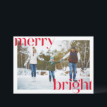 Merry Bright Festive Red Typography Roligt Two Pho Julkort<br><div class="desc">Sprid helgdag gladde sig åt den här roligten och julkortet med fet röd typografi för ord Merry och Bright. Med två foton, ett på vardera sidan av kortet, och ett modernt bokstäver, fångar det här kortet ett glatt estetiskt trendig. Perfekt för att dela dina favoritstunder med nära och kära, det...</div>