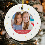 Merry & Bright Modern Rainbow Photo Julgransprydnad Keramik<br><div class="desc">MERRY & BRIGHT-fotot eller namnet med ett sansat cirkelfotografi omgivet av en enkel färgad av regnbåge. På baksidan finns festivt rött kandy rand.</div>