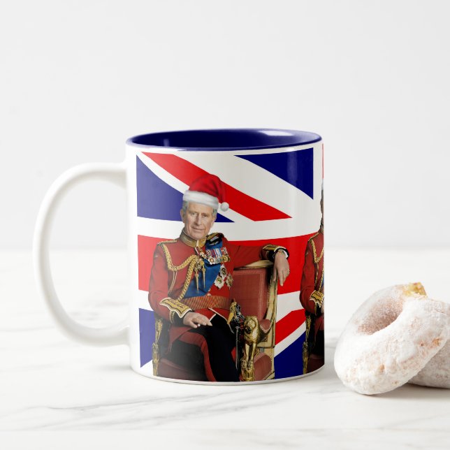 Merry British jul Kung Charles III Två-Tonad Mugg (Med munk)
