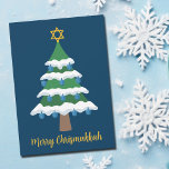 Merry Chrismukah Cute Hanukkah Julgran Julkort<br><div class="desc">Det här söta Merry Chrismukah-kortet har en grönt Julgran som dekorerats med blå drömmardekorationer och en guld judisk stjärna av David överst för att Hanukkah ska kunna kombinera de två helgdagarna för en familj som firar båda.</div>