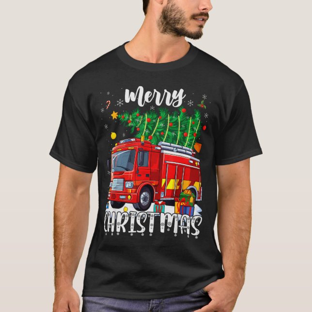 Merry Christmas Tree Firetruck Pajama Firefighter  T Shirt (Framsida)