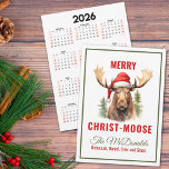 Merry Kristus-moose-julkalender Julkort<br><div class="desc">Bärk helgdag med vårt charmerande julkort/vår kalender, med en lovvärd mosa som ger en julhatt på framsidan, åtföljd av hälsning "Merry Kristus-moose". På baksidan hittar du en passande kalender för din mottagare för hela året. Detta kort är perfekt för att skicka varmt önskemål till familj och vänner och sprida skratt...</div>
