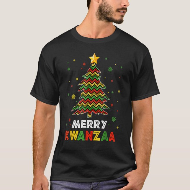 Merry Kwanzaa Julafton Träd Black jul African Am T Shirt (Framsida)