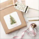 Merry Little Julgran Red Baby Shower Fyrkantigt Klistermärke<br><div class="desc">Den här gender-neutralten "Merry Little Baby Shower"-dekalen för babydusch har Julgran med dekorationer i rött. Anpassa den efter dina behov. Du hittar matchande produkter i min butik.</div>