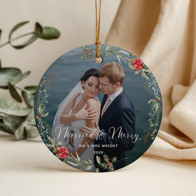 Merry & Married Elegant Script Wedding Photo Julgransprydnad Keramik (Skapare uppladdad)
