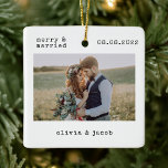 Merry & Married Första jul Bröllop Photo Julgransprydnad Keramik<br><div class="desc">En modern fotokeepé</div>