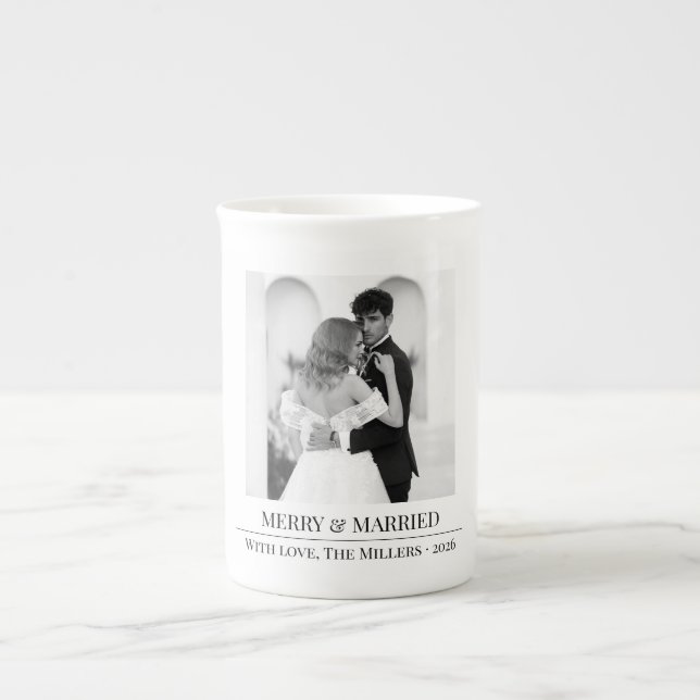 Merry & Married - Personalized Newlywed Christmas  Benporslin Mugg (Framsidan)