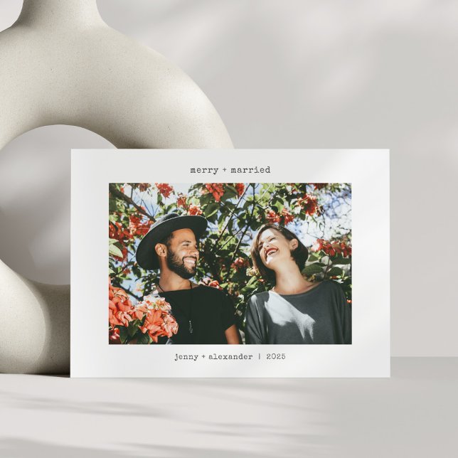 Merry Married Två Foto Minimalistisk Skrivmaskin Julkort (Skapare uppladdad)