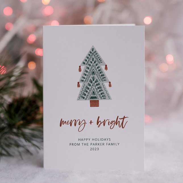 Merry och Bright | Boho Julgran No Photo Helgkort (A simple and stylish boho holiday card, with a green Christmas tree and terracotta script)