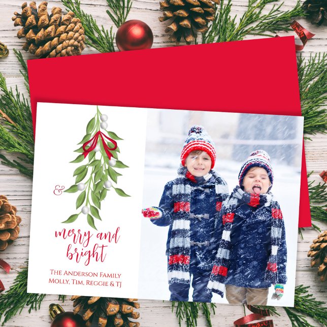 Merry och Bright Mistletoe One Photo Watercolor Julkort (Merry and Bright calligraphy script photo card. )