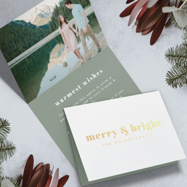 Merry och Bright | Modern julfoto Folierat Kort (Send festive cheer with a modern gold foil Merry & Bright photo card by Guava)