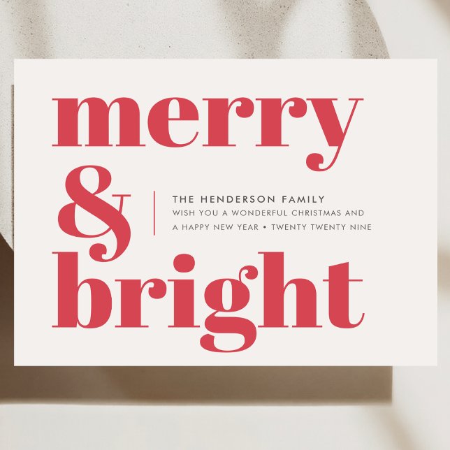 Merry och Bright | Modern Julrött ljus Julkort (Stylish, festive, and fully customizable - create your red typography holiday card today)