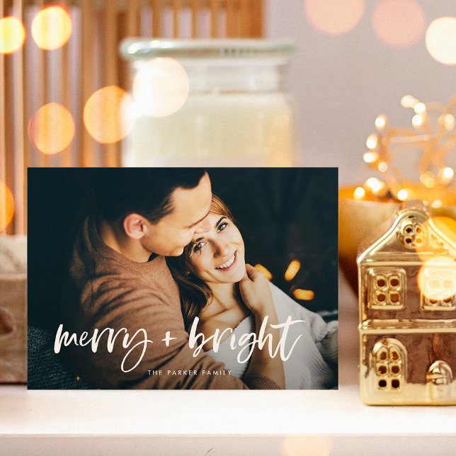 Merry och Bright | Modern två fotojul - jul Julkort (A modern and elegant holiday card with two family photos and casual white typography)