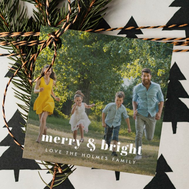 Merry och Bright | Snyggt-familjens fotojul Gåvor Etiketter (Modern Christmas photo tags with personalized greeting and minimalist retro typography)