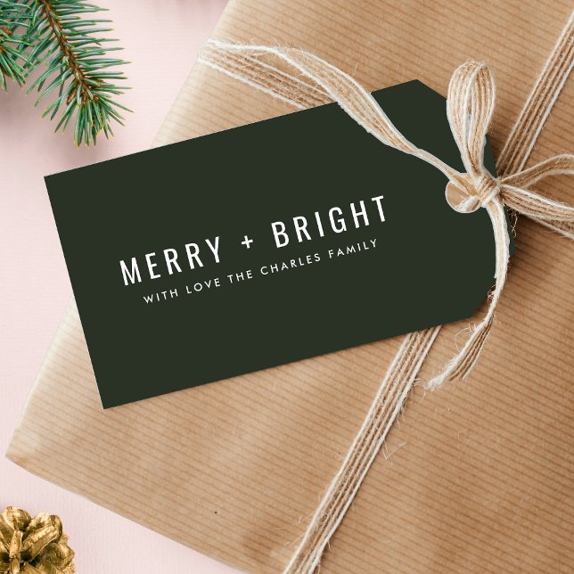 Merry och Bright | Snyggt Mörk grönt jul Presentetikett (“Merry + Bright” gift tags by Guava, featuring bold typography on rich forest green background)