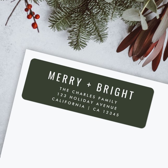 Merry och Bright | Snyggt Mörk grönt jul Returadress Etikett (Modern forest green “Merry + Bright” label by Guava for festive mail)