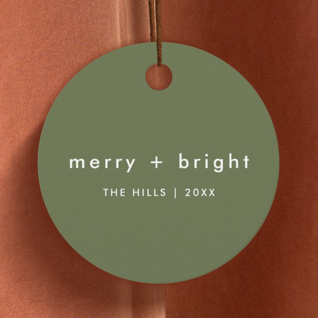Merry och Bright | Trendig Moss Grönt jul Gåvor Etiketter (Minimalist Christmas tags with clean modern lettering for stylish and personal gift wrapping)