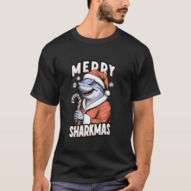 Merry Sharkmas Funny Shark Santa Claus Candy Cane  T Shirt (Framsida)