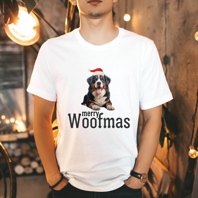 Merry Woofmas Bernese Tee: Spreading Holiday Cheer T Shirt (Skapare uppladdad)