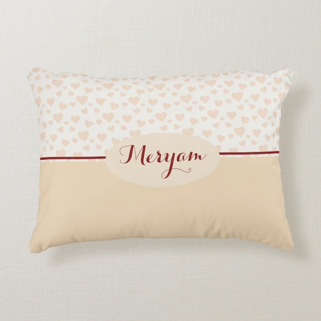 Meryam Monogram Hearts Mönster i Peach & Burgundy Prydnadskudde (Framsidan)