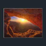 Mesa Arch, Canyonlands nationalpark Vykort<br><div class="desc">Ikonisk artikbildning sten vid gryningen nära Moab</div>