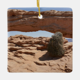 Mesa Arch och Tumbleweed vid Canyonlands Julgransprydnad Keramik